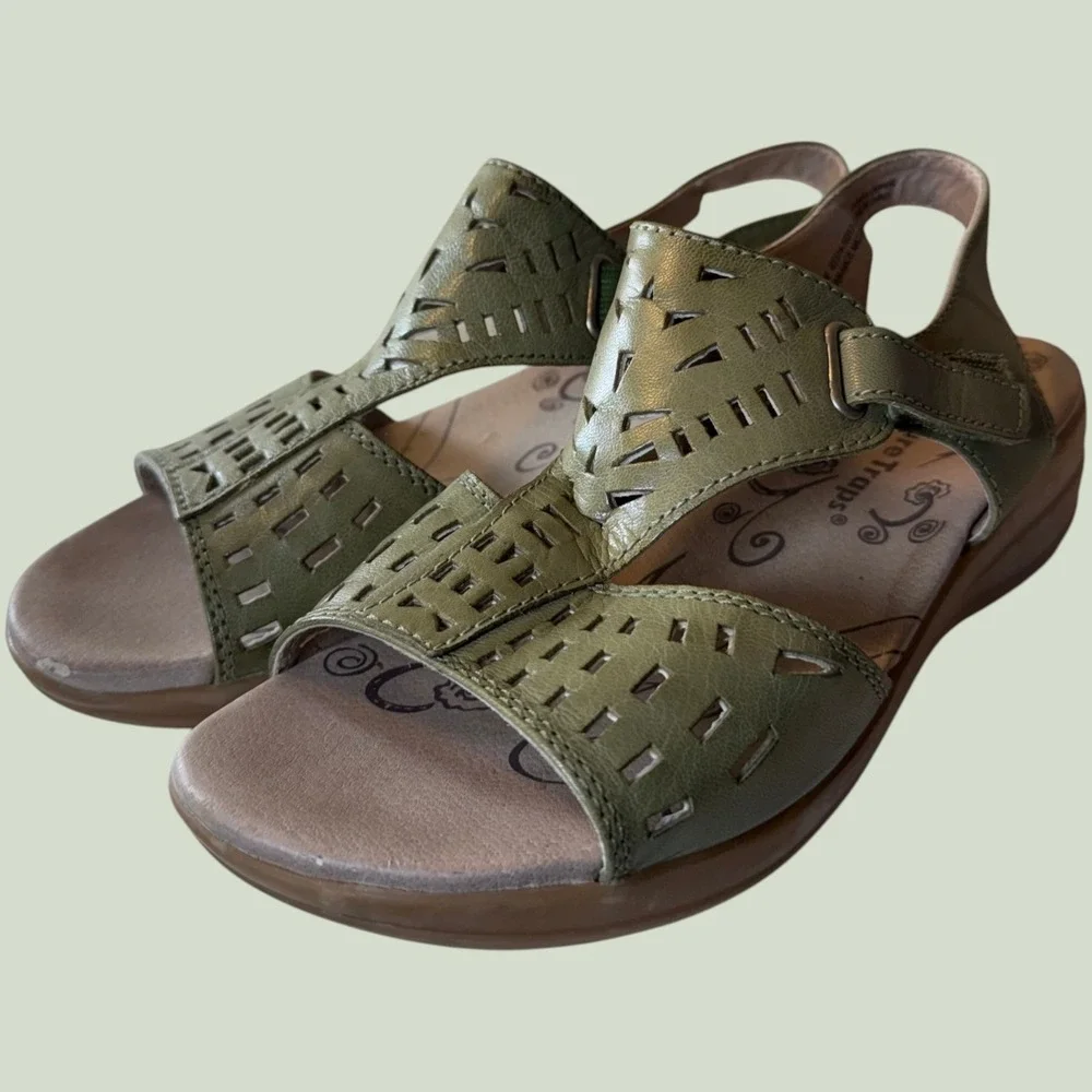 Bare Traps Jordy 6W Olive Green Cutout Leather Slingback Sandals Beach Camp Boho